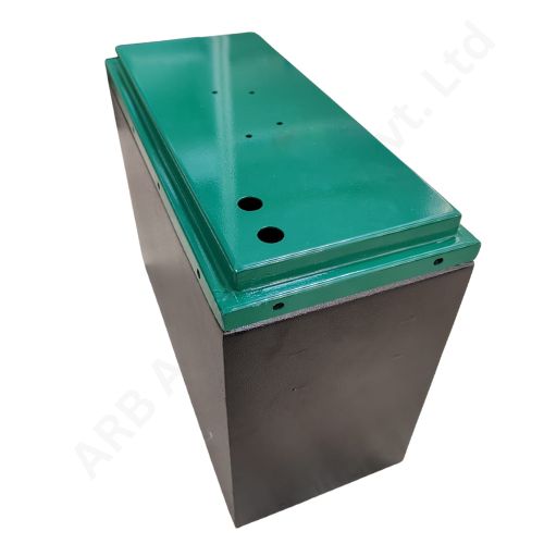 METAL BOX 12V200AH (390X180X300) (M002) (7efc)